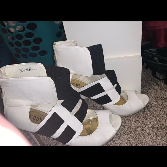 Rouge8&1/2 high heals black&white with zipper back - Picture 8 of 8